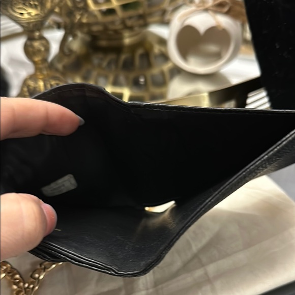 Chanel Black Caviar Timeless 'CC' Compact bi-fold Wallet on Chain - Picture 5 of 11